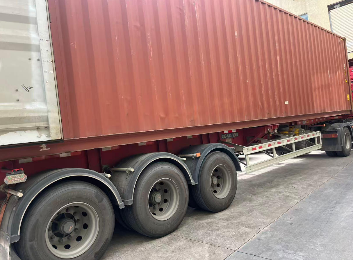 8 Full Containers of gift boxes delivery 8 Full Containers of gift boxes delivery