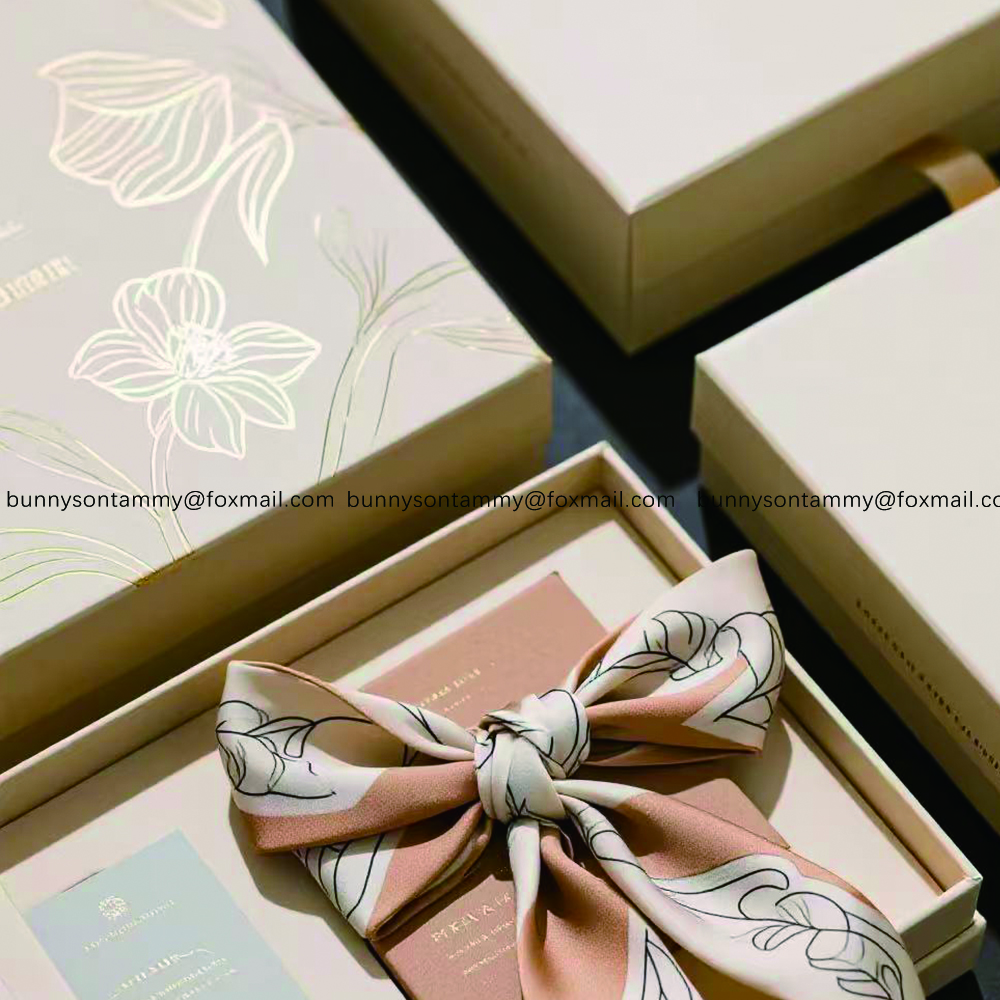 Scraf Gift Box With Golden Stamp Logo Drawer Box Type
